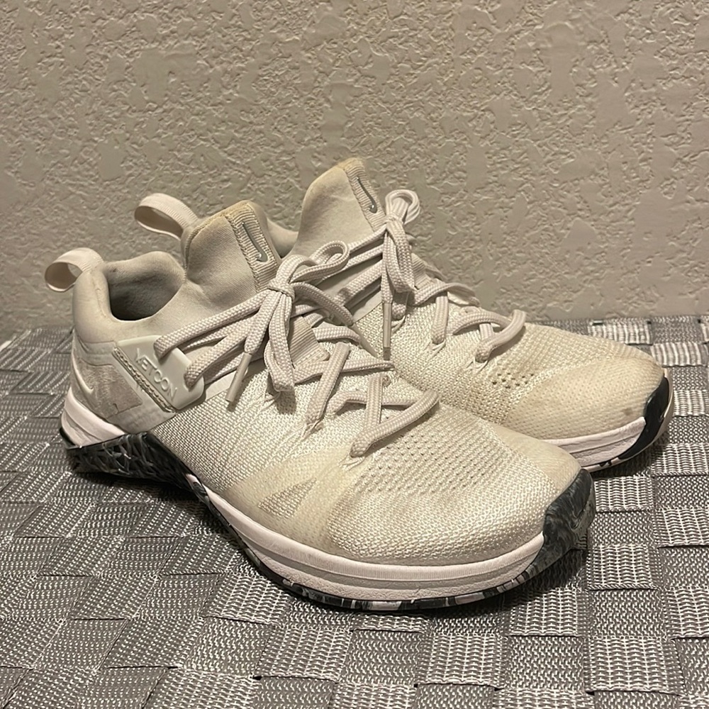 Gently used great condition Nike Metcons.
